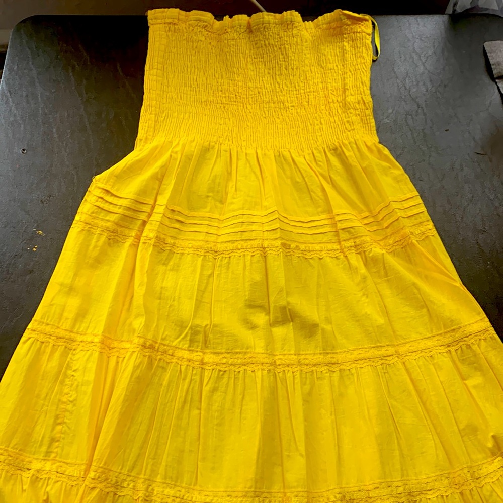 Vibrant yellow dress ☀️